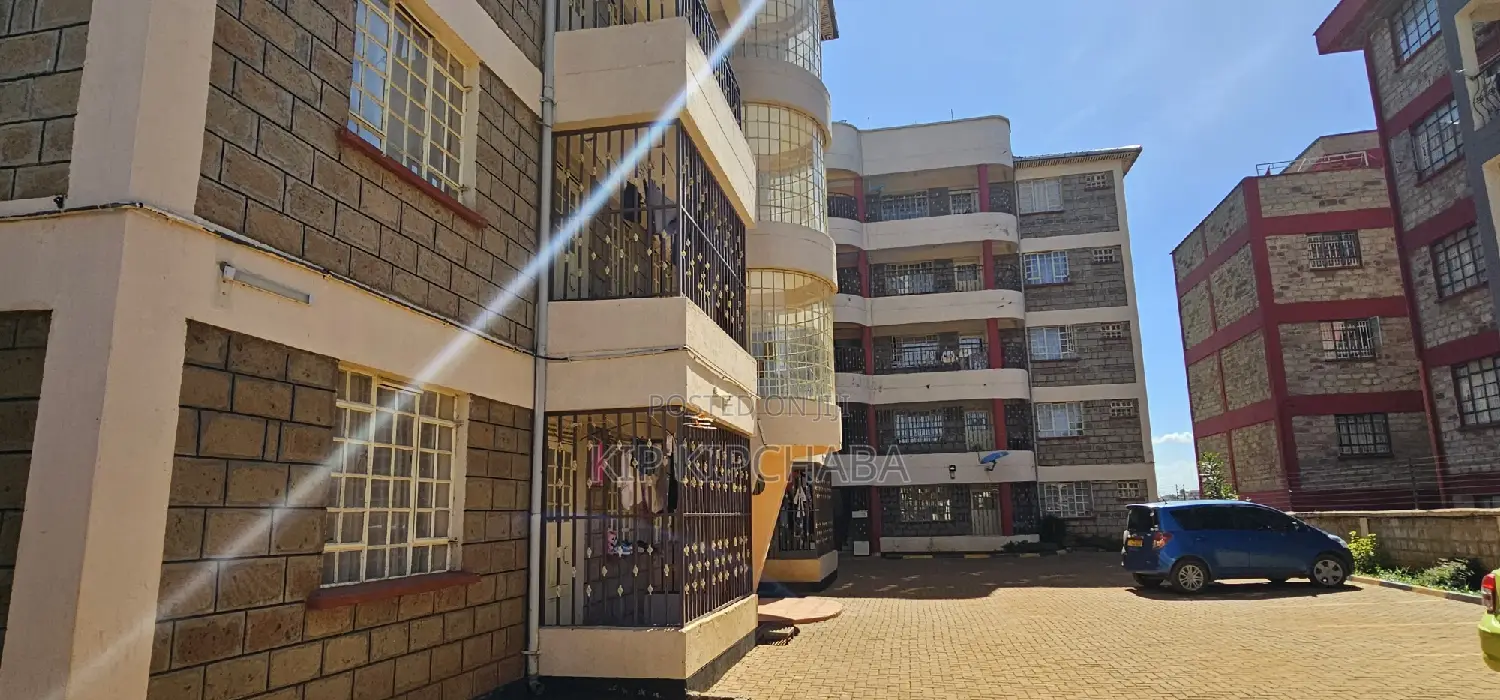 20-Bedroom Pioneer Flat Block - Ideal Investment Opportunity in Pioneer Estate