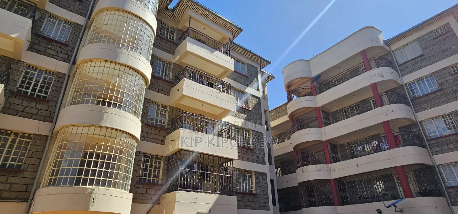 20-Bedroom Pioneer Flat Block - Ideal Investment Opportunity in Pioneer Estate