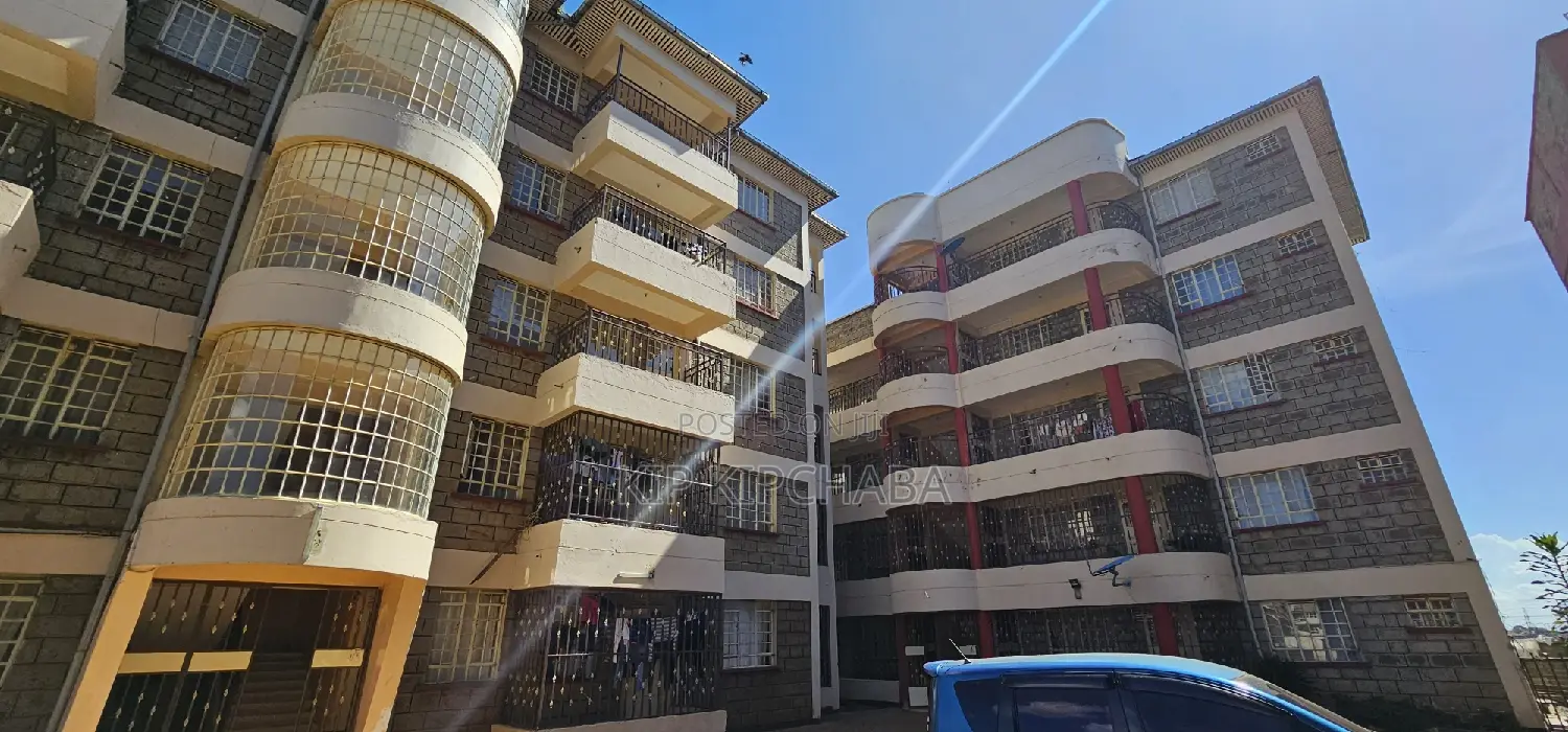 20-Bedroom Pioneer Flat Block - Ideal Investment Opportunity in Pioneer Estate