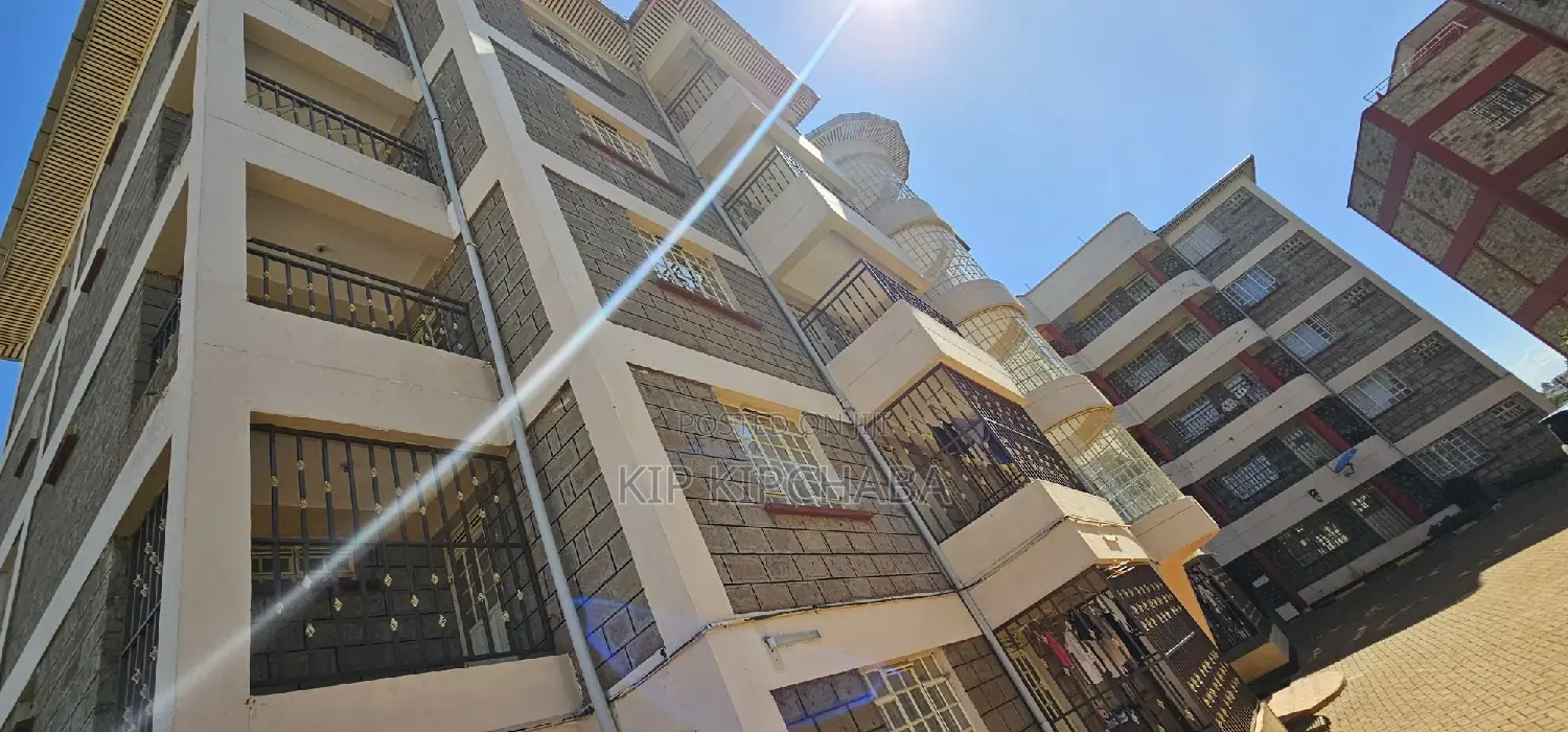 20-Bedroom Pioneer Flat Block - Ideal Investment Opportunity in Pioneer Estate