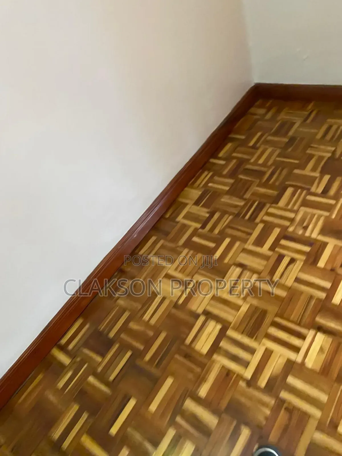 Thome Townhouse/Terrace: 5 Bedroom Property Available for Purchase in Thome