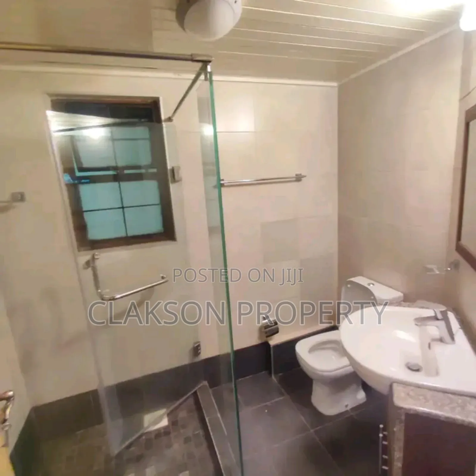 Luxury 4-Bedroom Apartment in Desirable Riverside Location in Riverside Drive