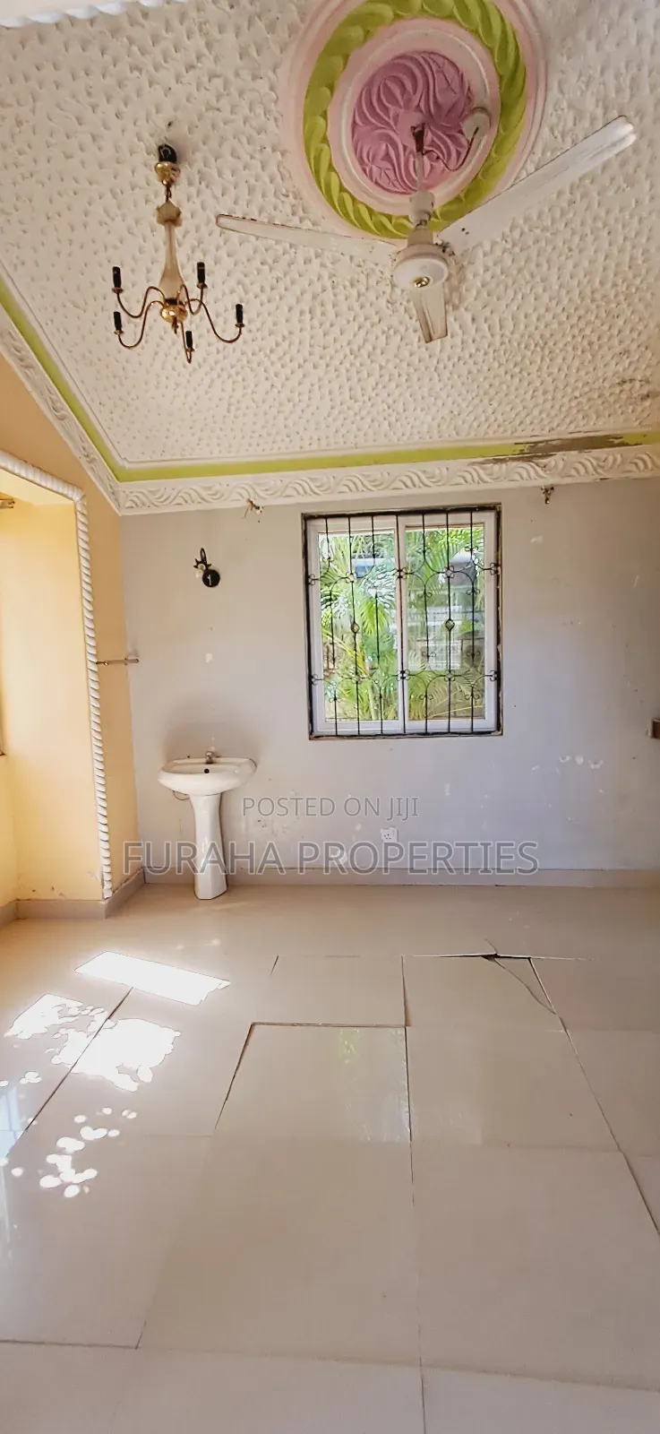 3-Bedroom Bungalow in Prime Kiembeni Location for Sale in Kiembeni