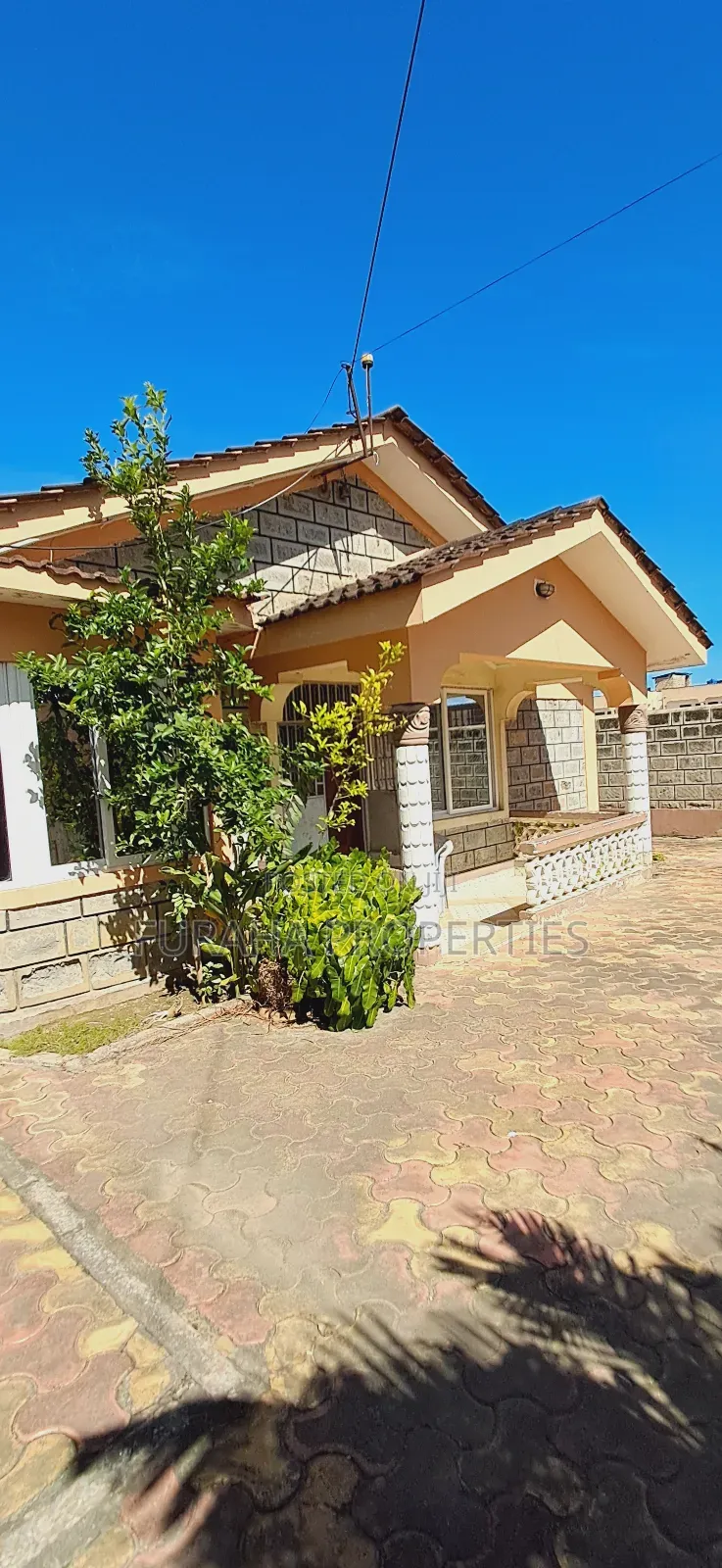 3-Bedroom Bungalow in Prime Kiembeni Location for Sale in Kiembeni
