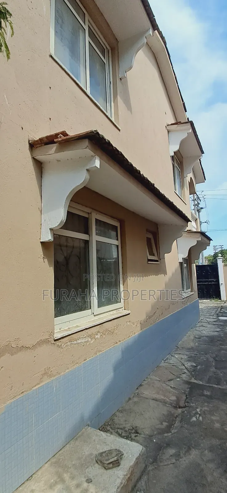 3-Bedroom Maisonette in Popular Bombolulu Area - For Sale in Bombolulu