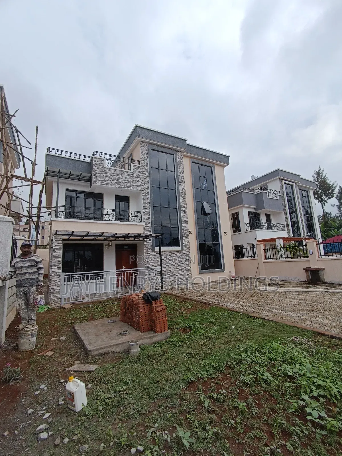 Ruiru's Premier 5-Bedroom Home Awaits Your Offer - Don't Miss Out! in Ruiru