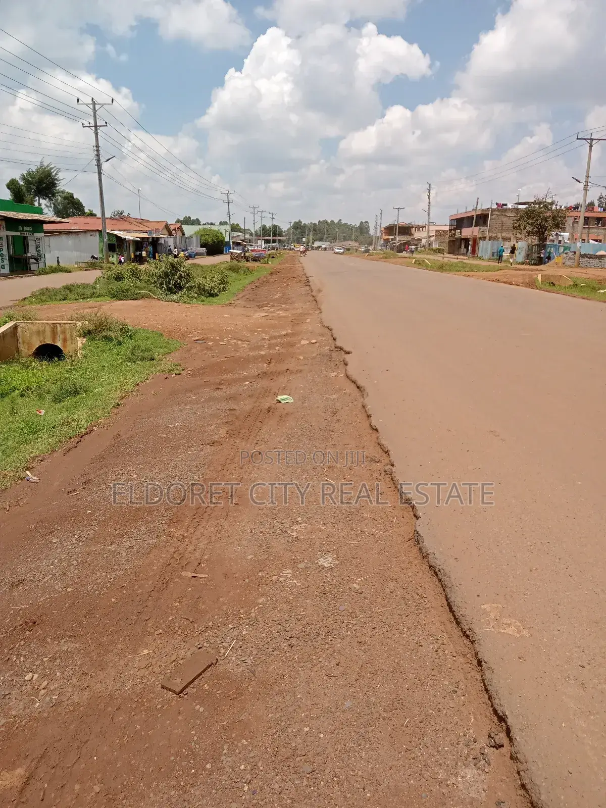 1/8 Plot Junction Kimumu Touching Tarmac in Kapsuswa