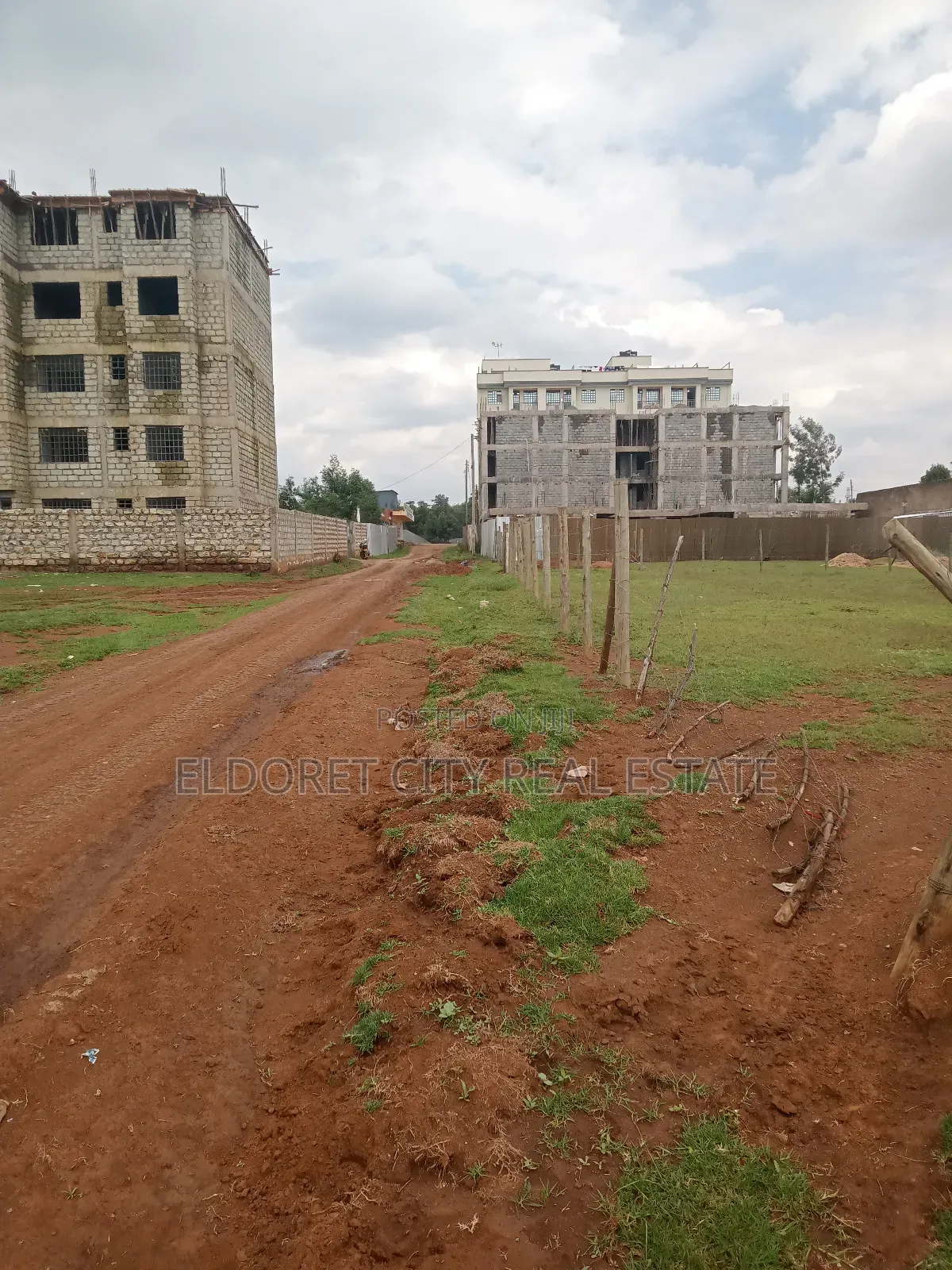 1/4 Plot Annex With Title 100 Metres From Highway. in Kapsuswa
