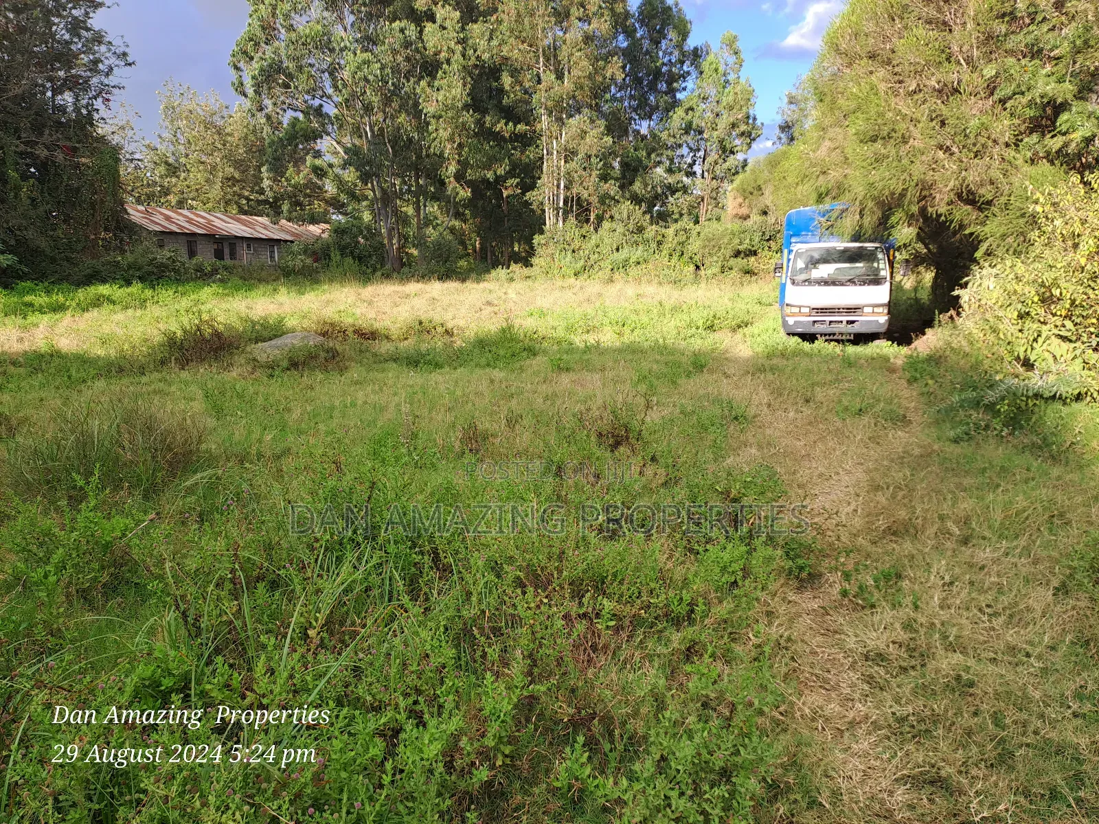 1/4 Acre for Sale in Ngong Memusi 2nd Row From the Tarmac in Matasia