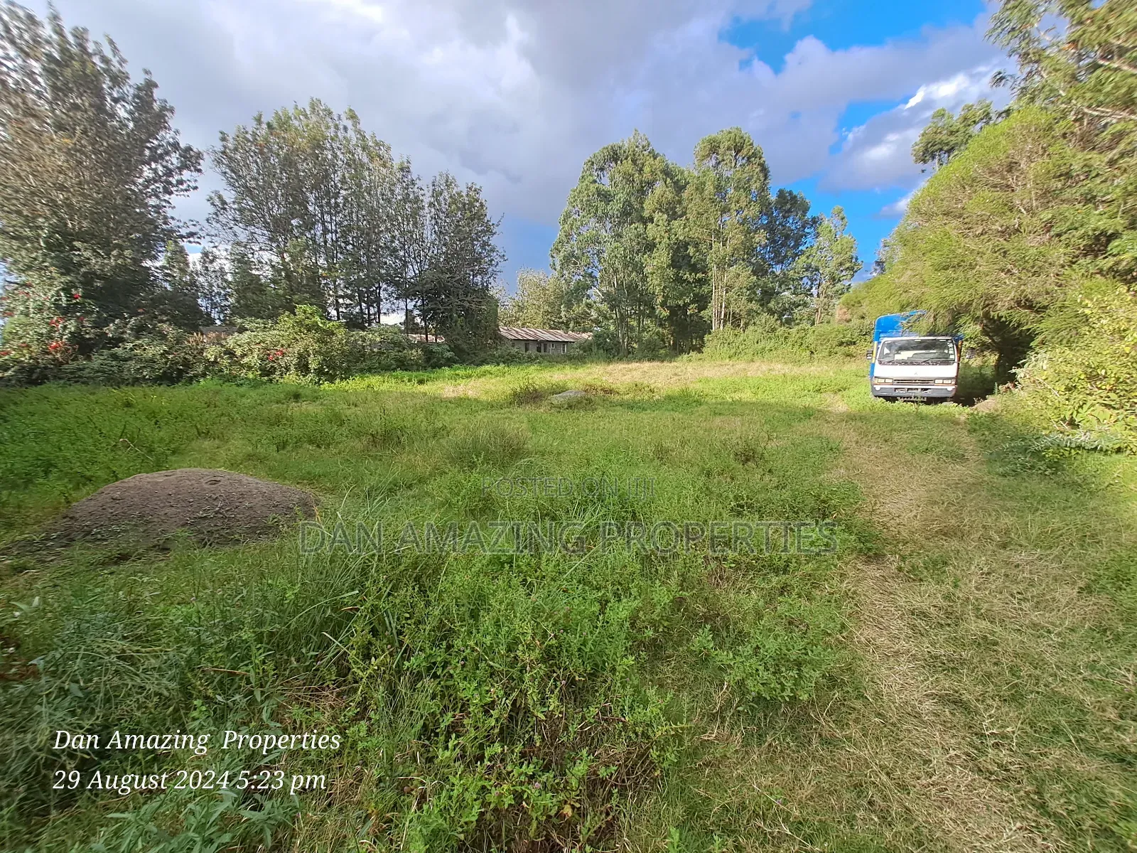1/4 Acre for Sale in Ngong Memusi 2nd Row From the Tarmac in Matasia