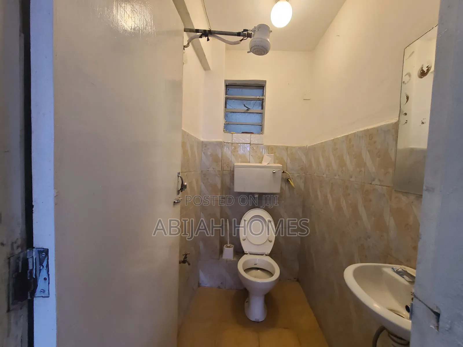 Fully Furnished Airbnb (Parking, Wi-Fi, Netflix) in Roysambu