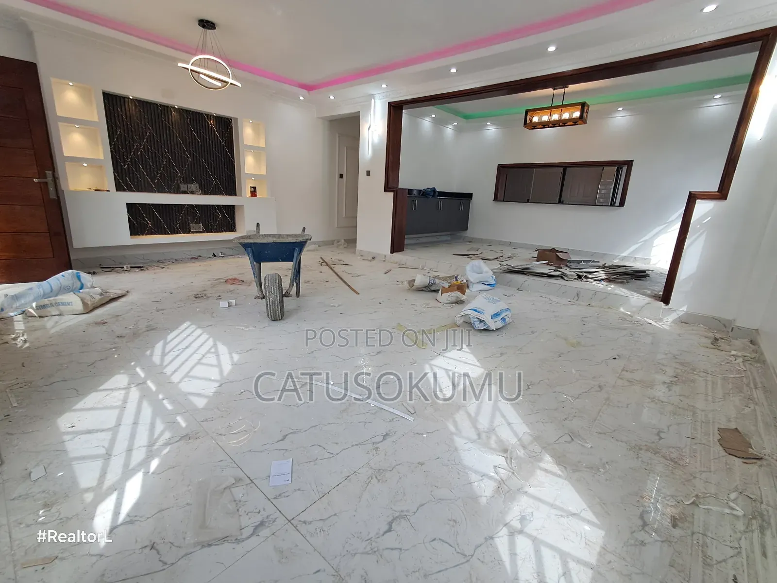 5bdrm Maisonette in Gateway Mall Area for rent in Gateway Mall Area