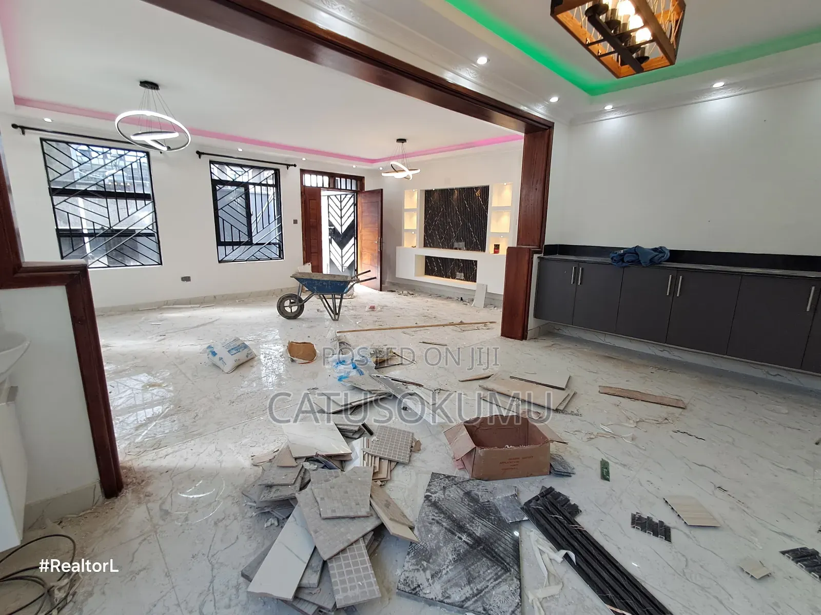 5bdrm Maisonette in Gateway Mall Area for rent in Gateway Mall Area