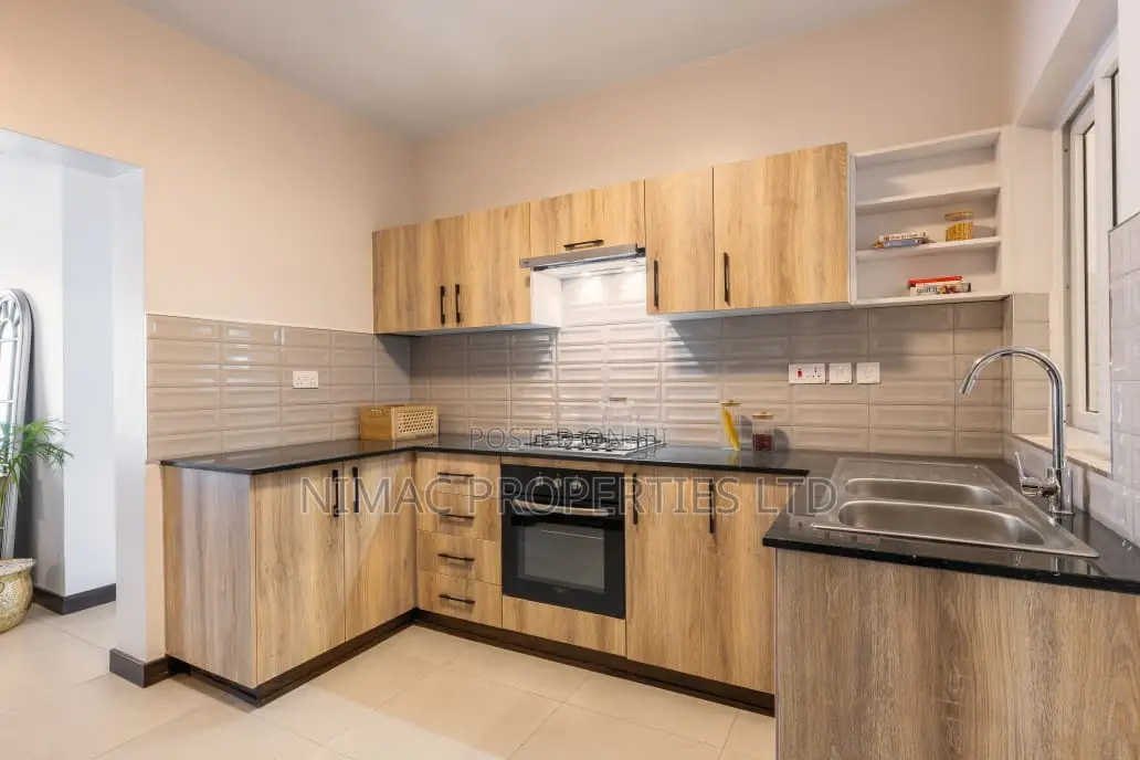 3bdrm Apartment in Gateway Mall Area for sale in Gateway Mall Area