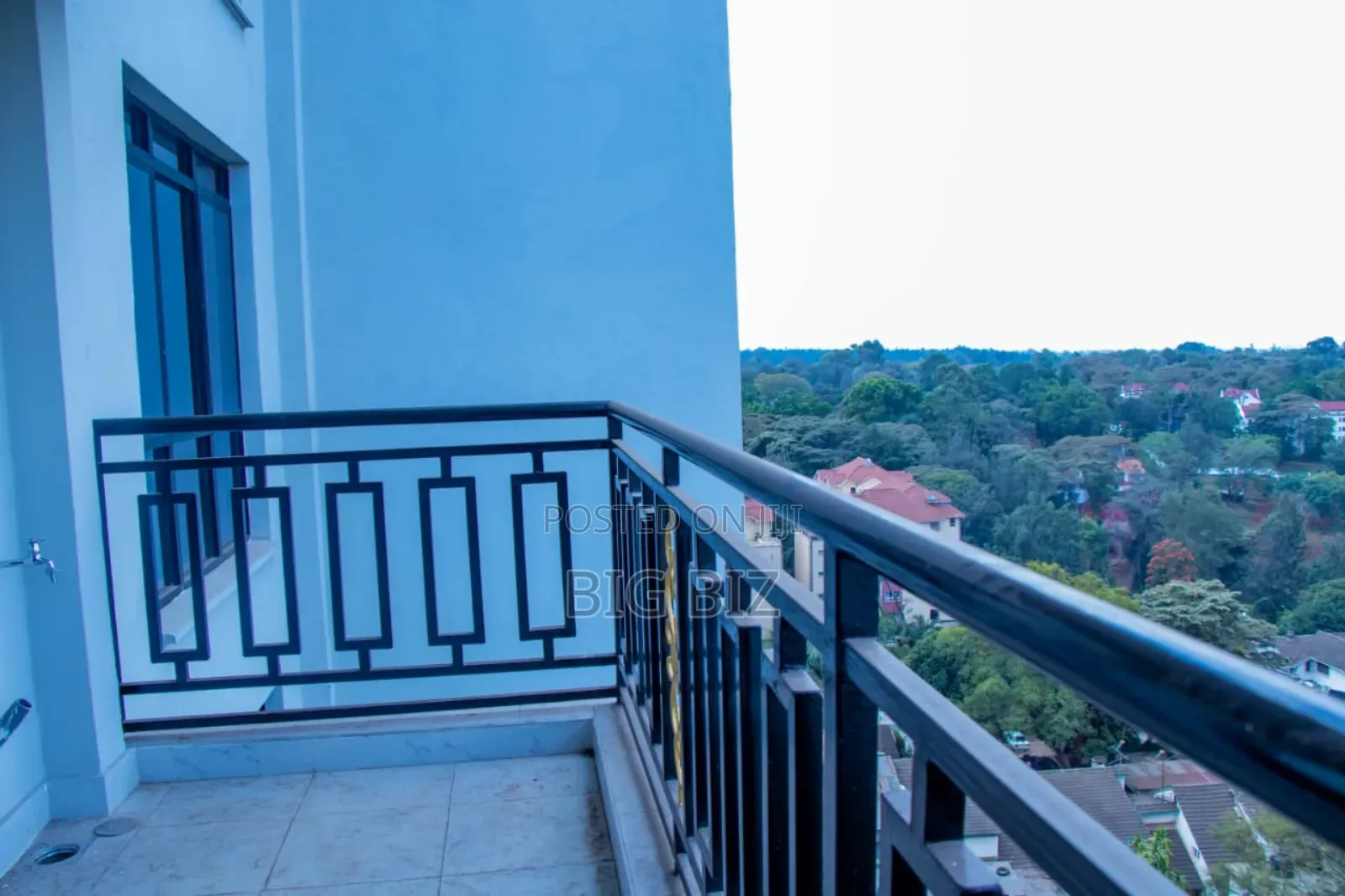 3bdrm Apartment in 3/4 Br + Sq, Parklands/Highridge for rent in Parklands/Highridge