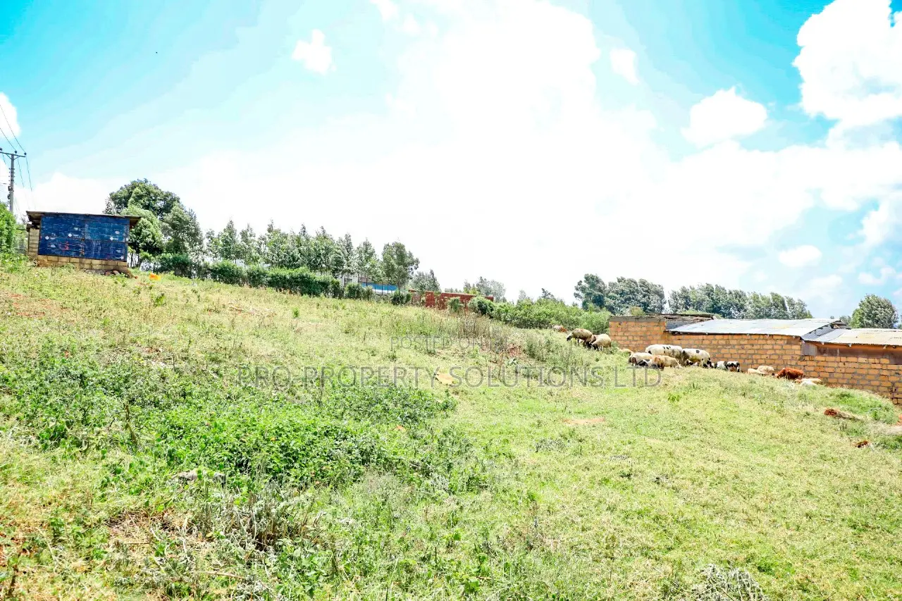 Prime Commercial Plot Touching Tarmac for Sale in Ondiri in Kikuyu