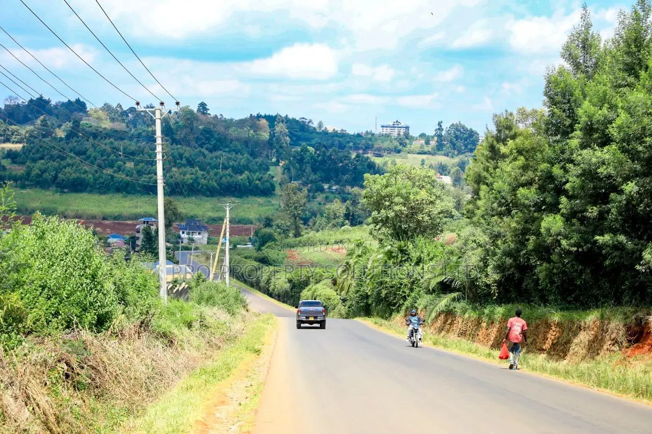 Prime Commercial Plot Touching Tarmac for Sale in Ondiri in Kikuyu