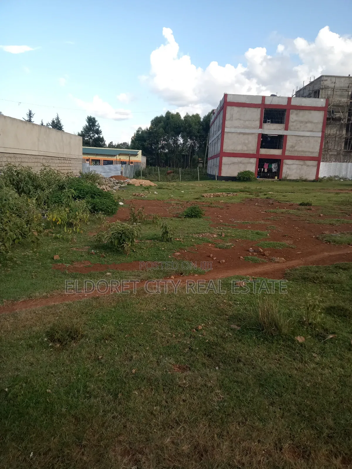 1/16 Plot Annex Near Sarayoit Road With Title. in Kapsuswa