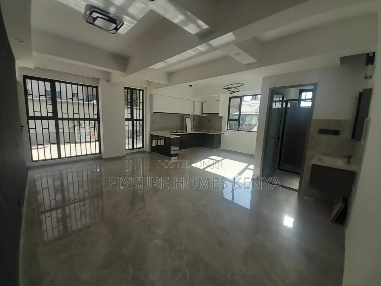 3bdrm Apartment in Lavington for sale in Lavington