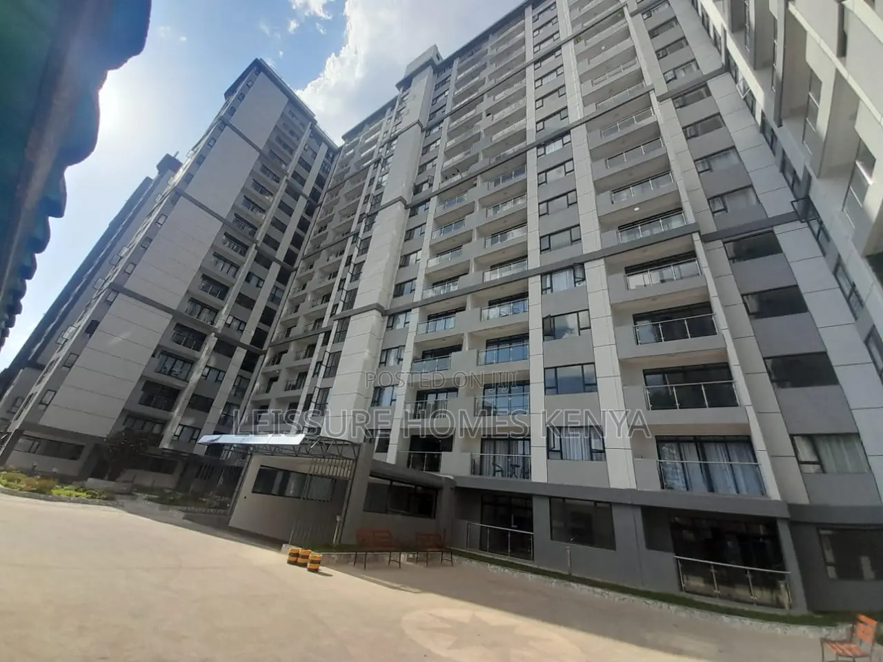 3bdrm Apartment in Lavington for sale in Lavington