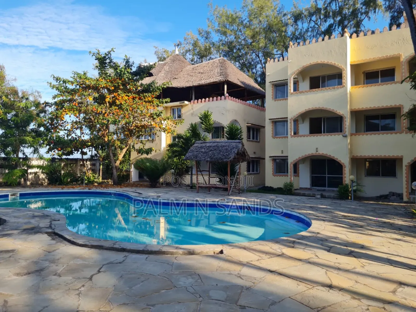 Furnished 20bdrm Apartment in Shelly for sale in Shelly Beach