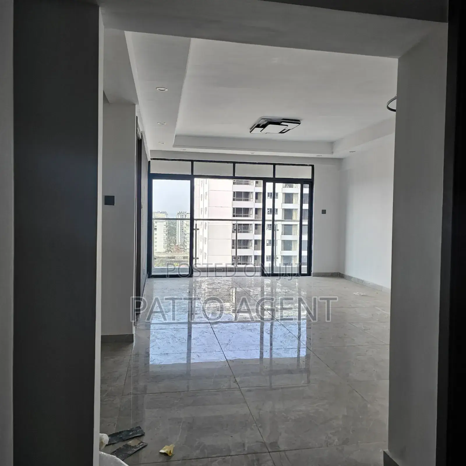 3bdrm Apartment in Valley Arcade, Lavington for sale in Lavington