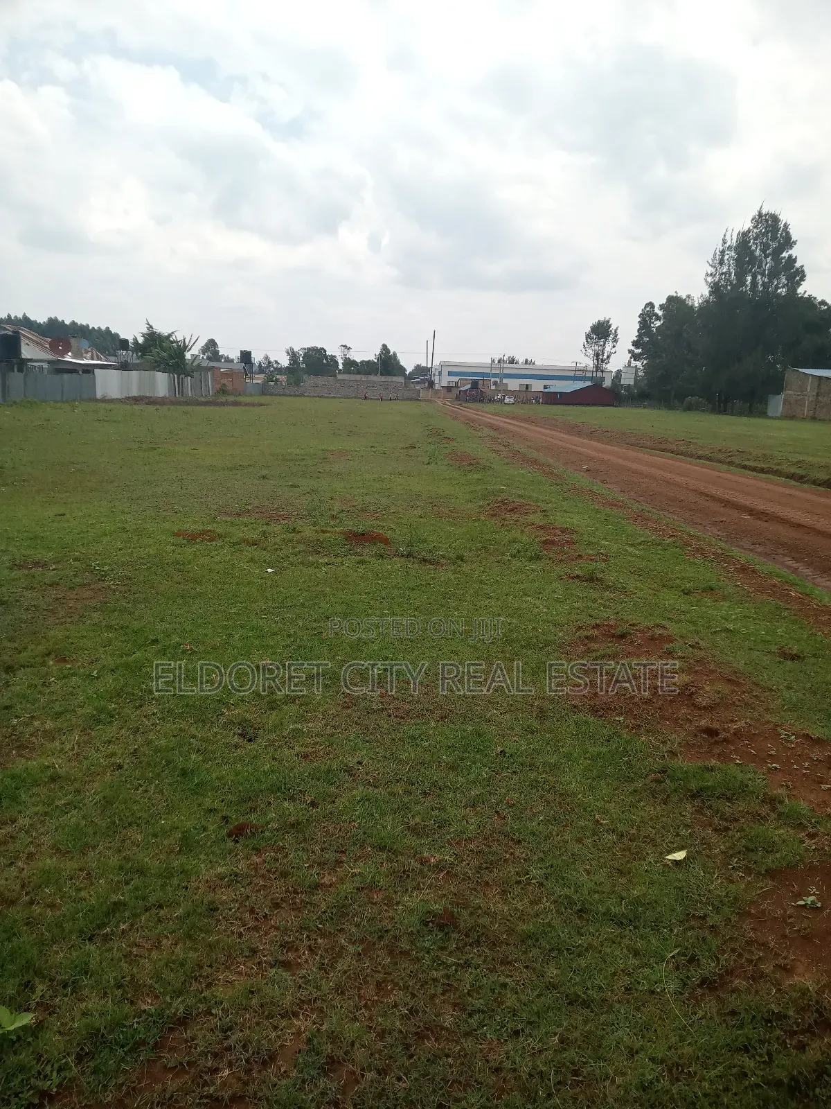 1/4 Plot Annex With Title Just 50m Fro From Tarmac in Soy