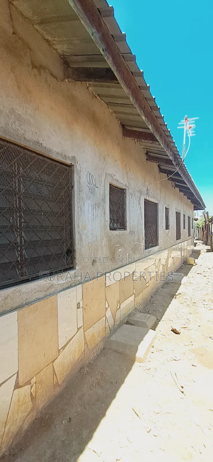 8bdrm Bungalow in Kisimani Bombolulu for sale in Bombolulu