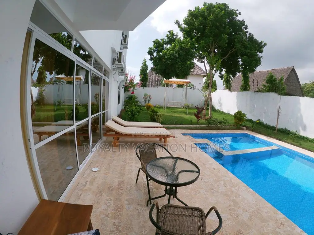 4 Bedroom Private Villa in Diani Beach With Swimming Pool. in Ukunda