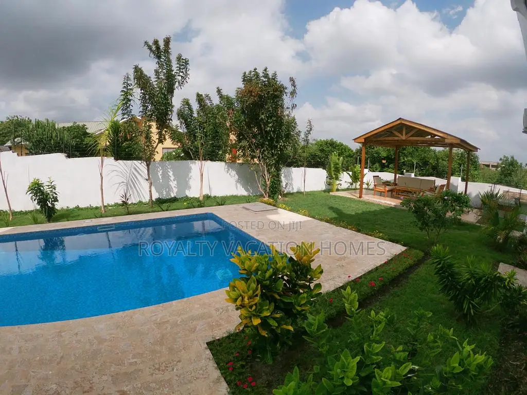 4 Bedroom Private Villa in Diani Beach With Swimming Pool. in Ukunda