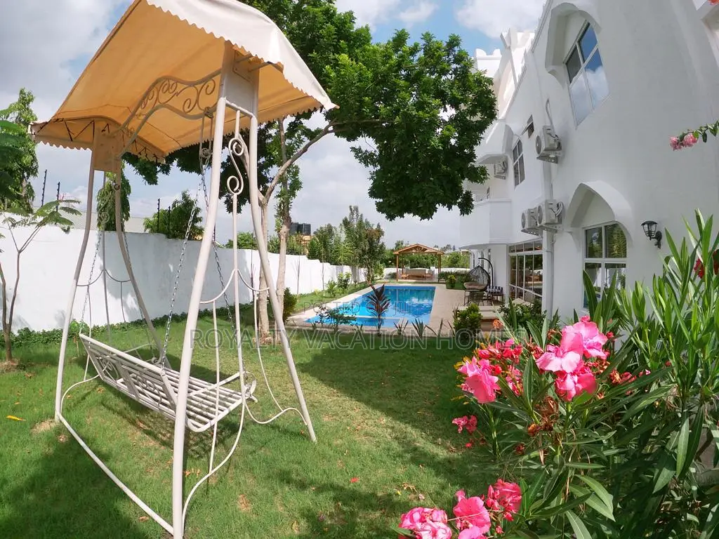 4 Bedroom Private Villa in Diani Beach With Swimming Pool. in Ukunda