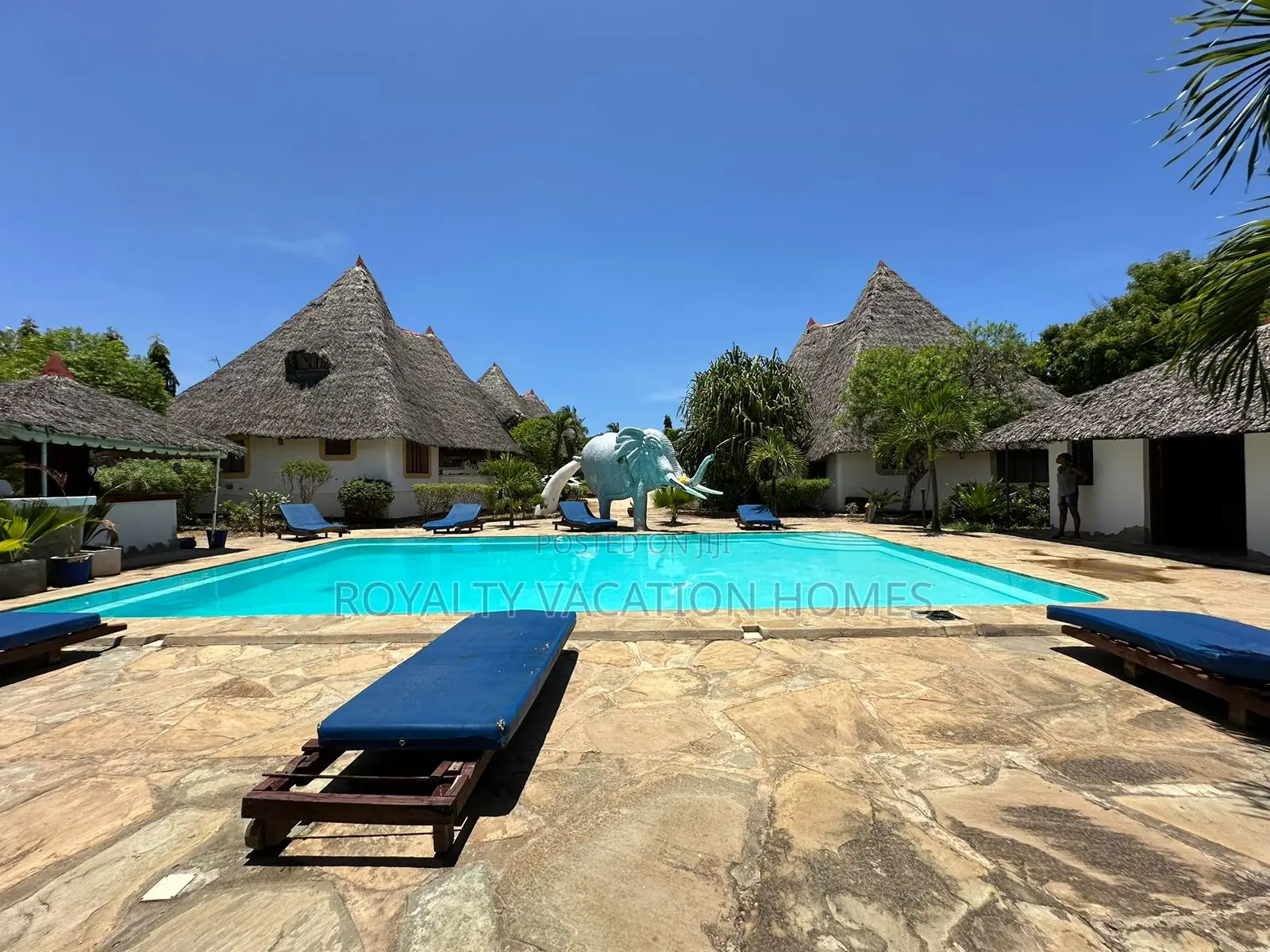 2br Holiday Cottage in Diani Beach: With a Swimming Pool in Ukunda