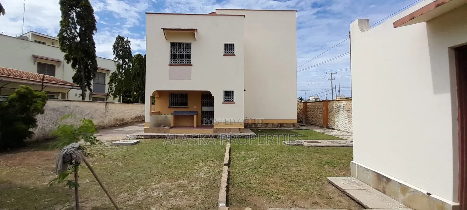 3bdrm Maisonette in Beach Road Estate, Nyali for sale in Nyali