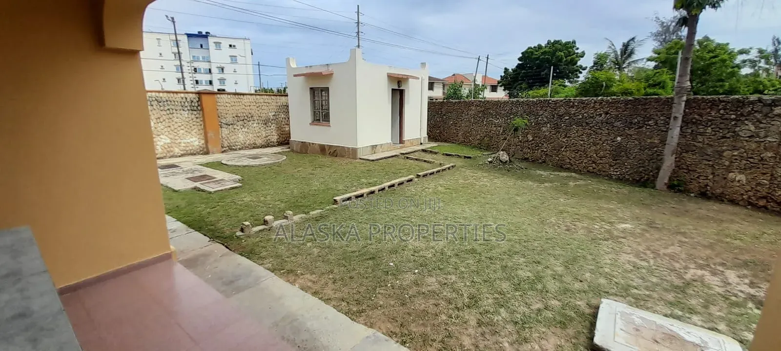 3bdrm Maisonette in Beach Road Estate, Nyali for sale in Nyali