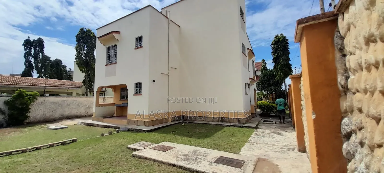 3bdrm Maisonette in Beach Road Estate, Nyali for sale in Nyali