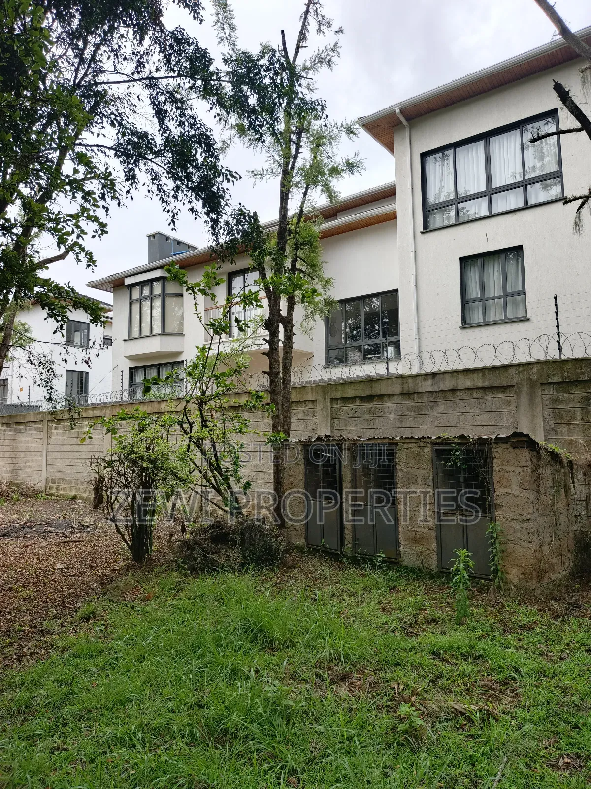 1/2 Acre Kerarapon in Kerarapon