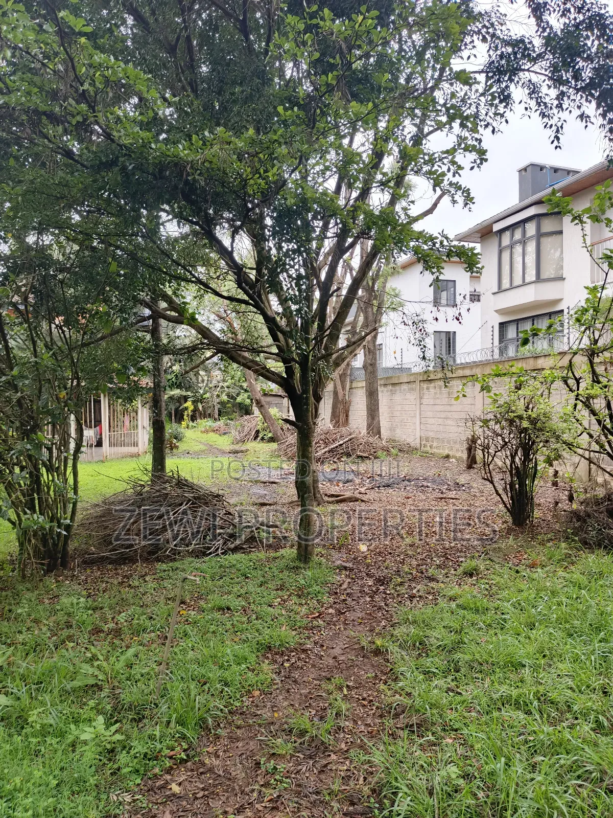 1/2 Acre Kerarapon in Kerarapon