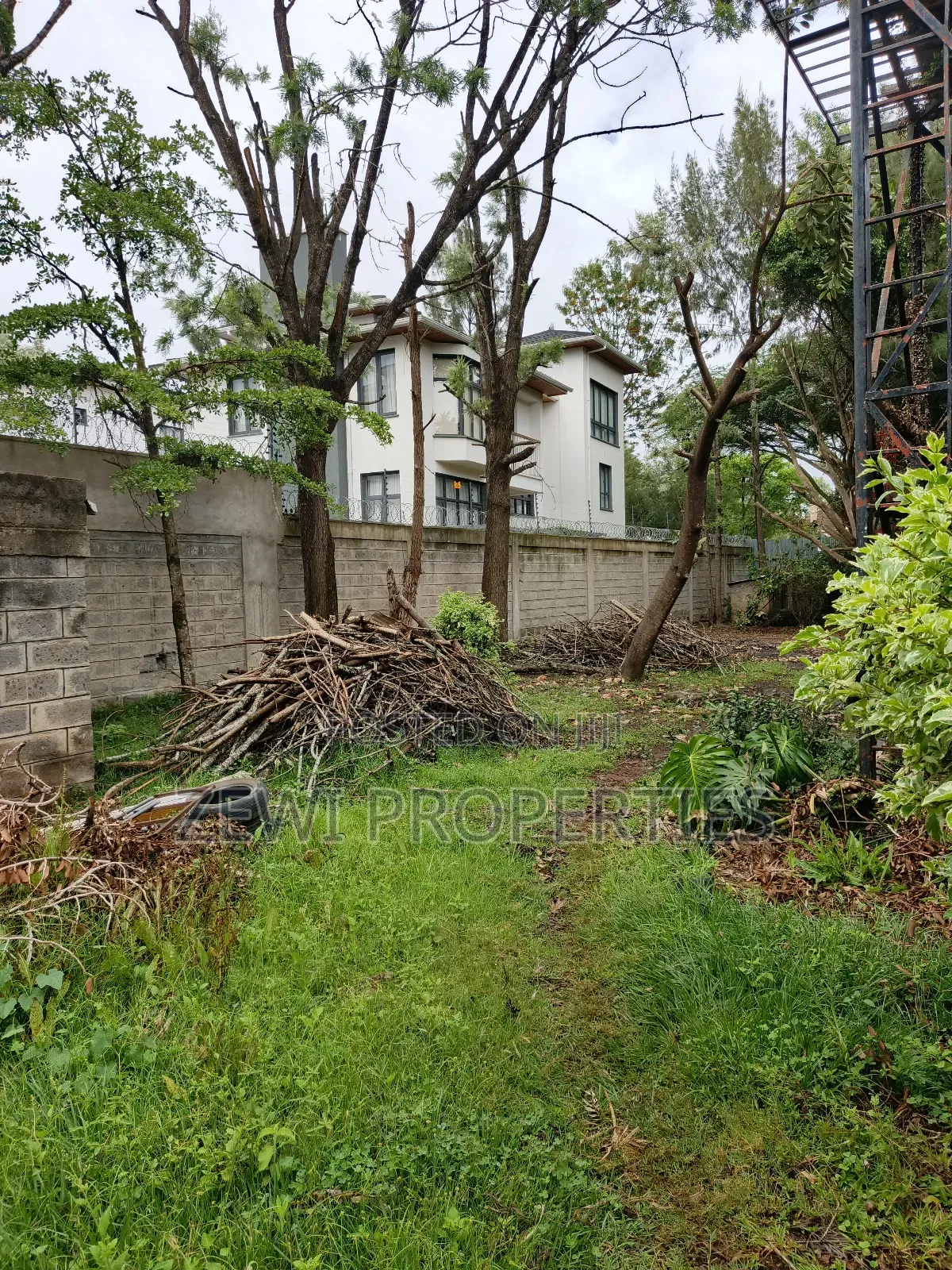 1/2 Acre Kerarapon in Kerarapon