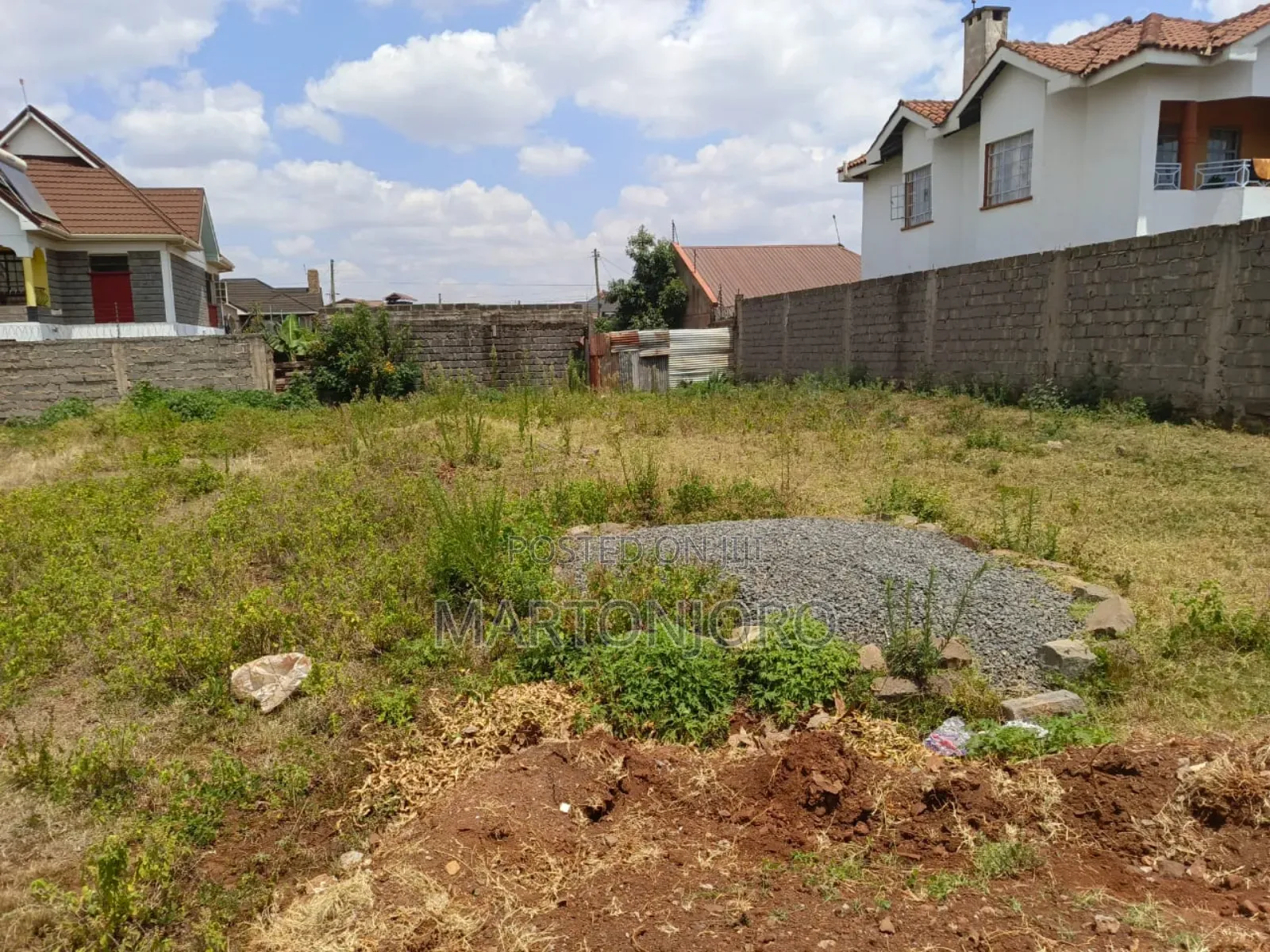 Plots in Ngoigwa in Ngoingwa Estate