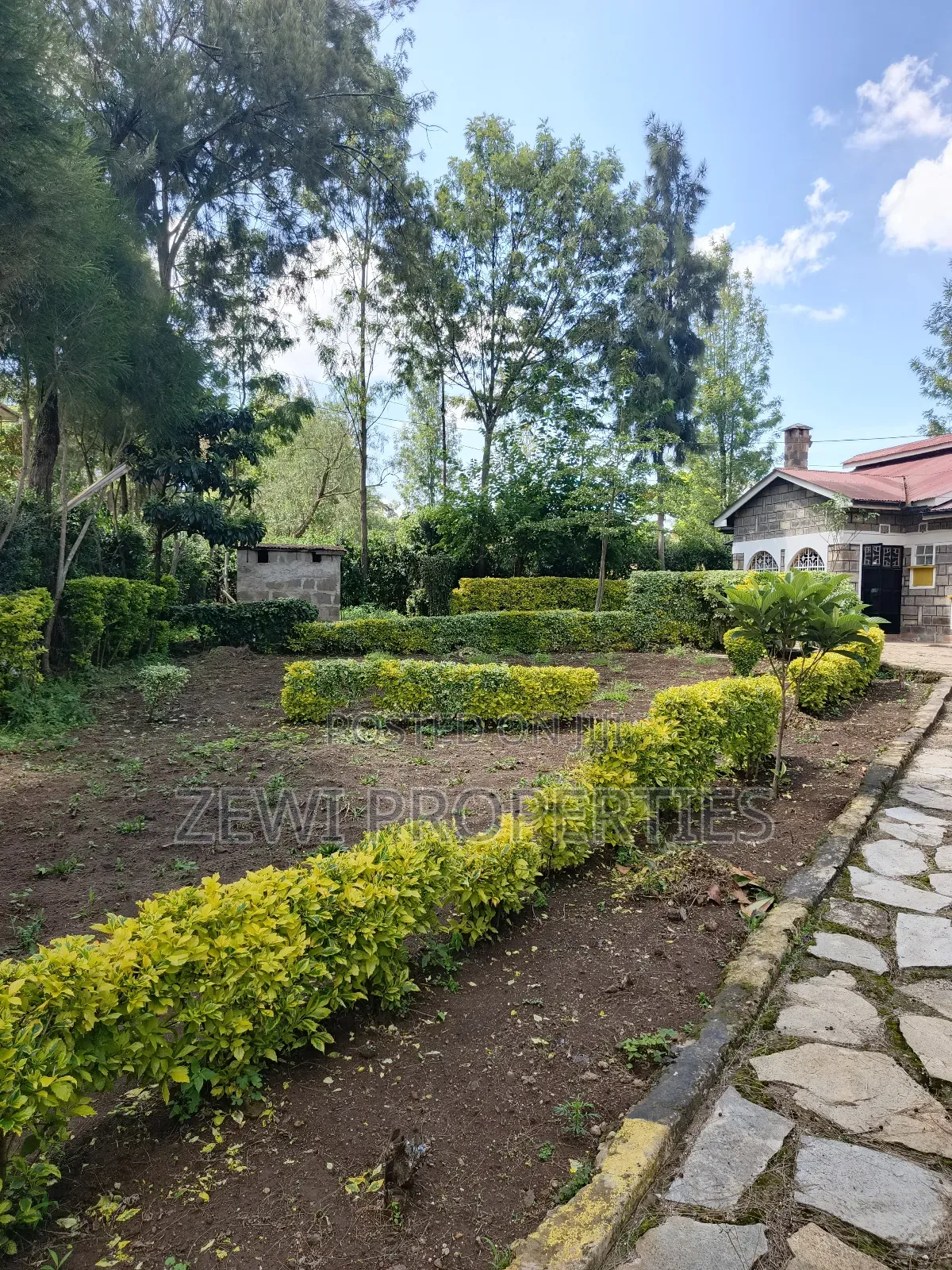 3bdrm Bungalow in Oluulua for sale in Oluulua