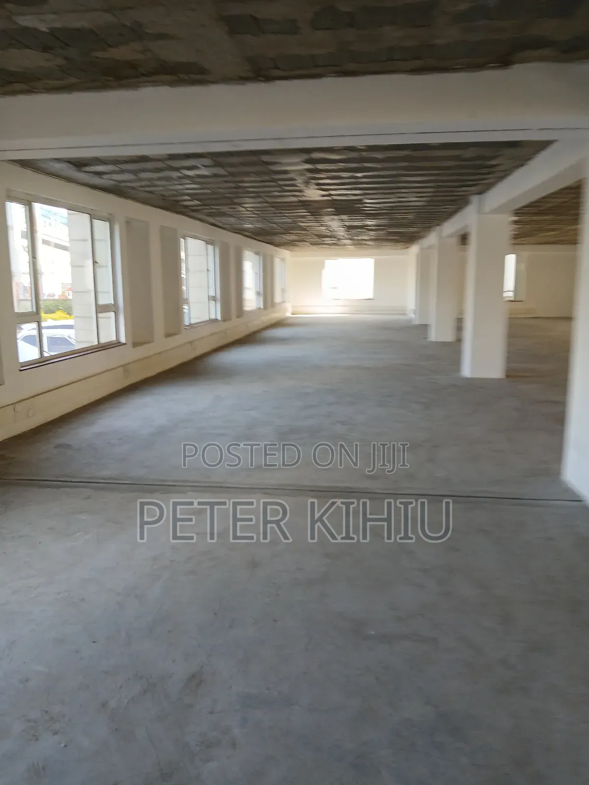Office/Showroom to Let 6000sqft on North Airport Road in City Cabanas
