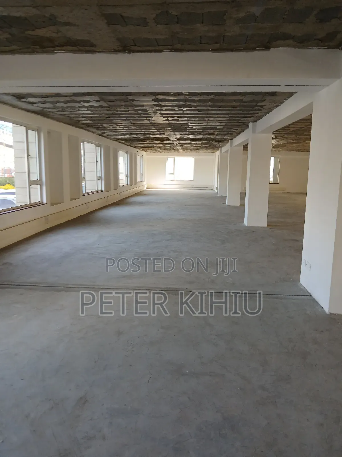 Office/Showroom to Let 6000sqft on North Airport Road in City Cabanas