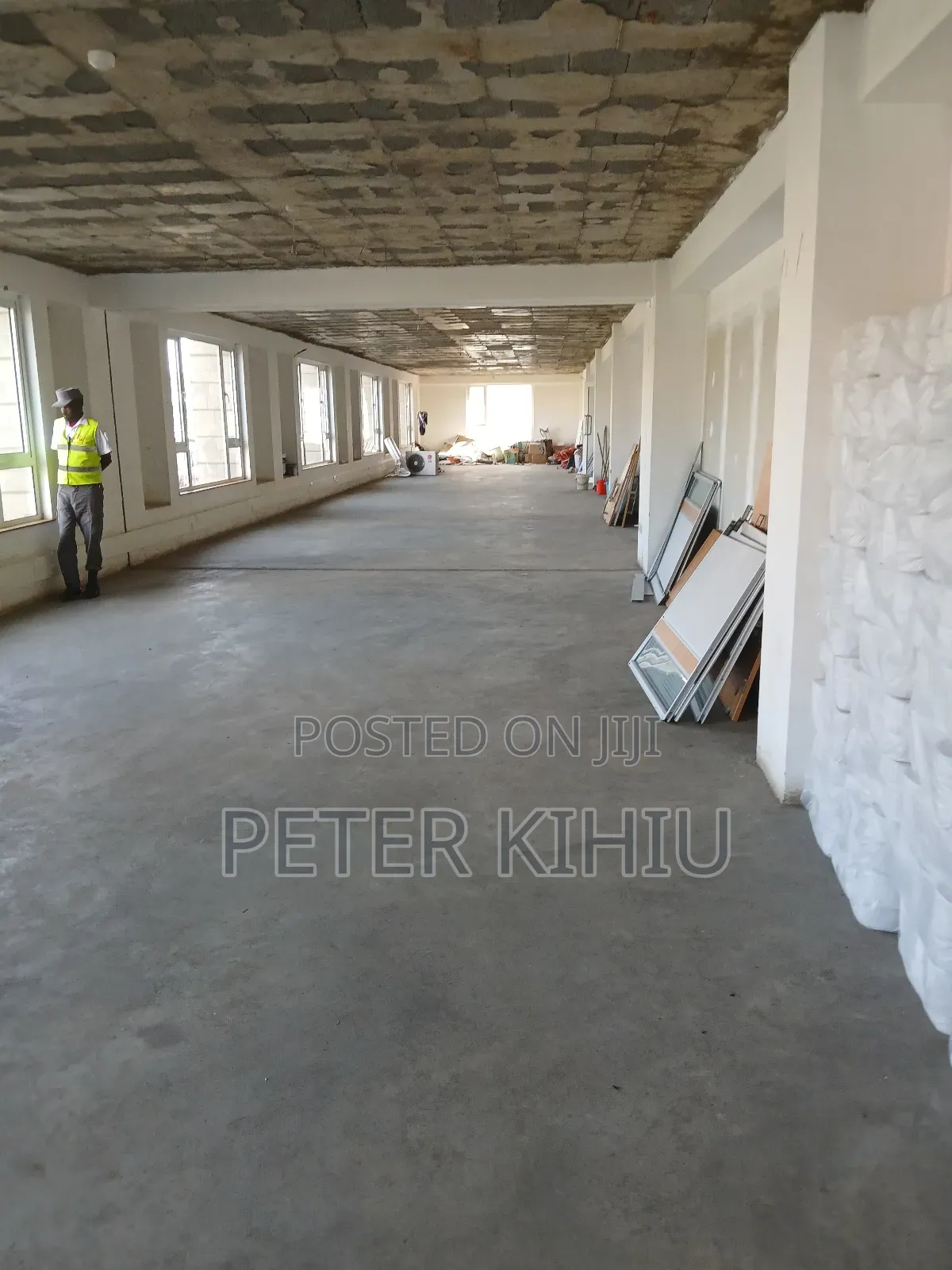 Office to Let on North Airport Road 1000sqft in City Cabanas