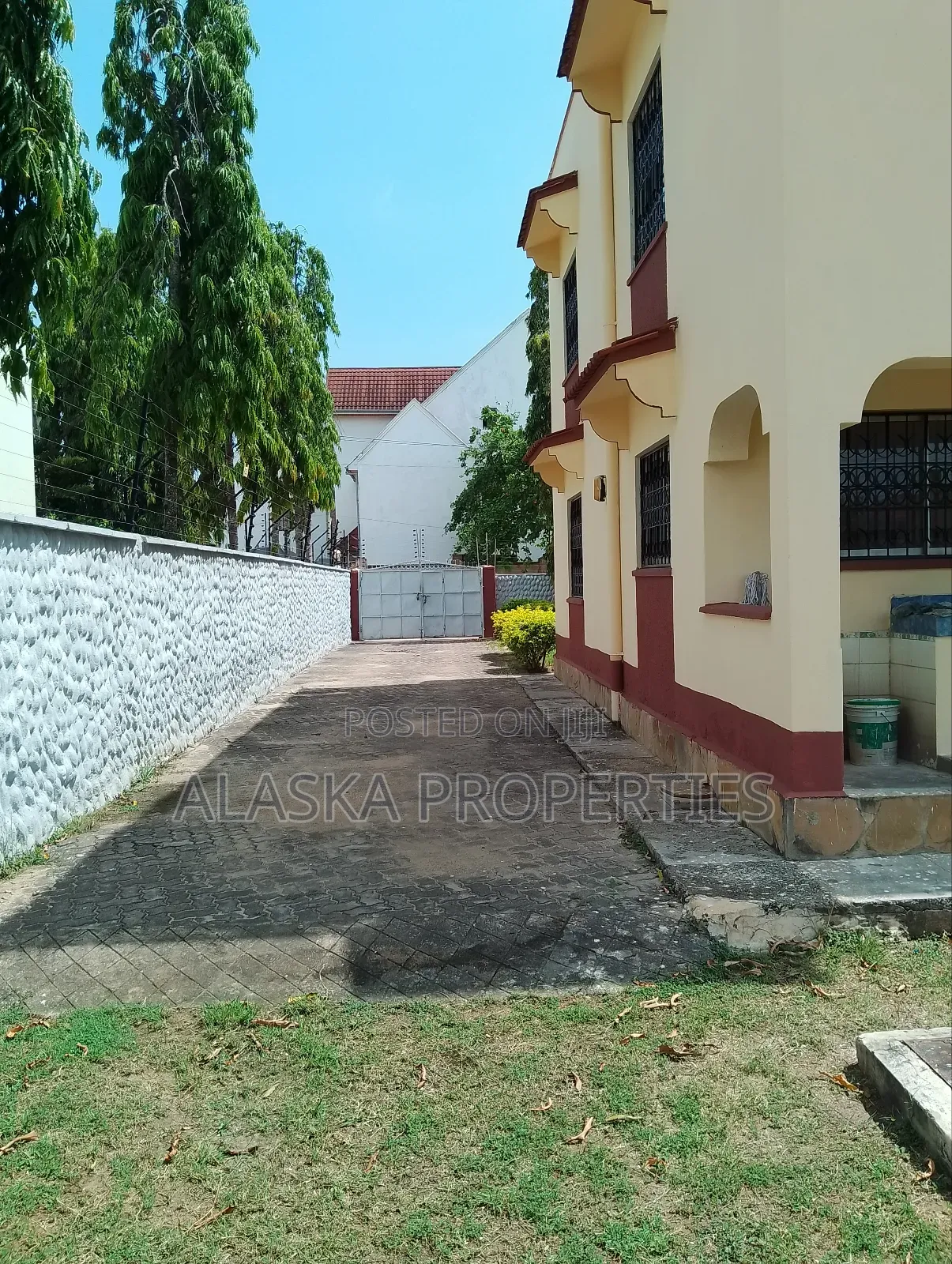 3bdrm Townhouse/Terrace in Beach Road Estate, Nyali for sale in Nyali