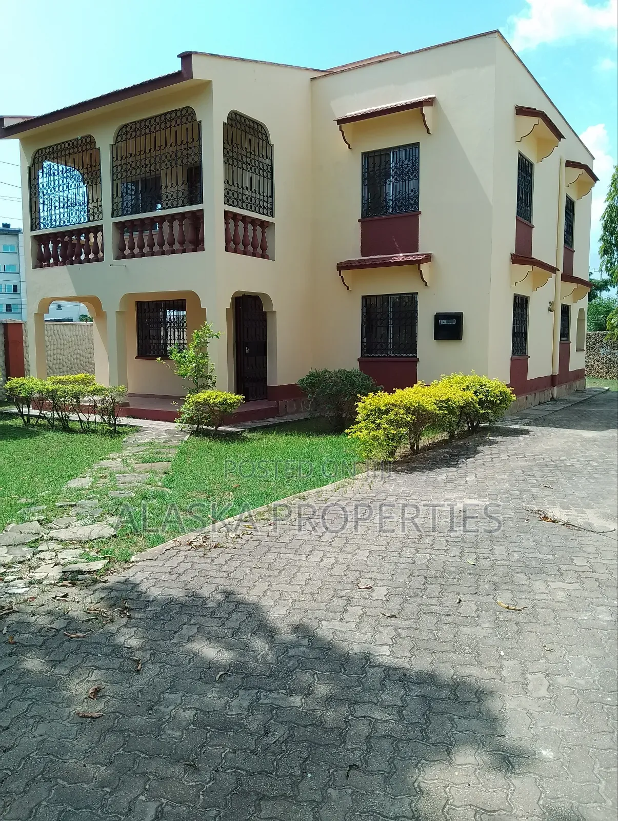3bdrm Townhouse/Terrace in Beach Road Estate, Nyali for sale in Nyali