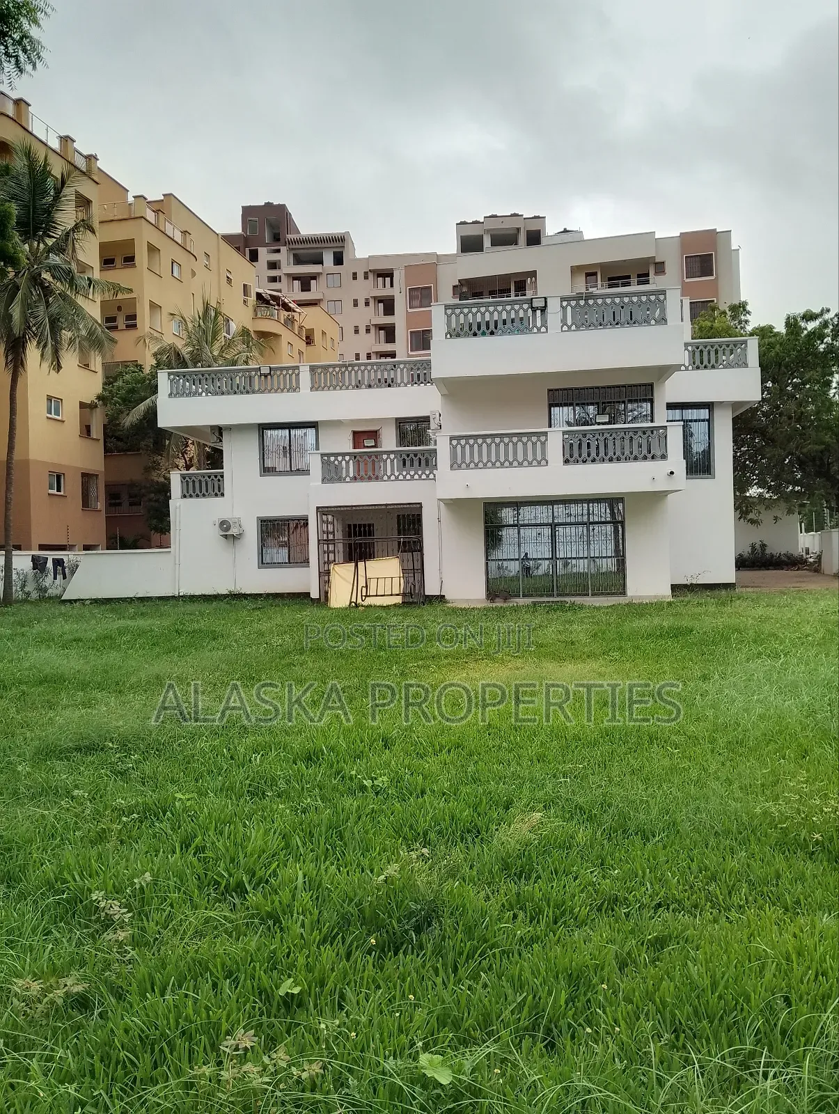 A Luxurious Furnished 5bdrm Mansion 2 Let in Nyali Estate in Nyali