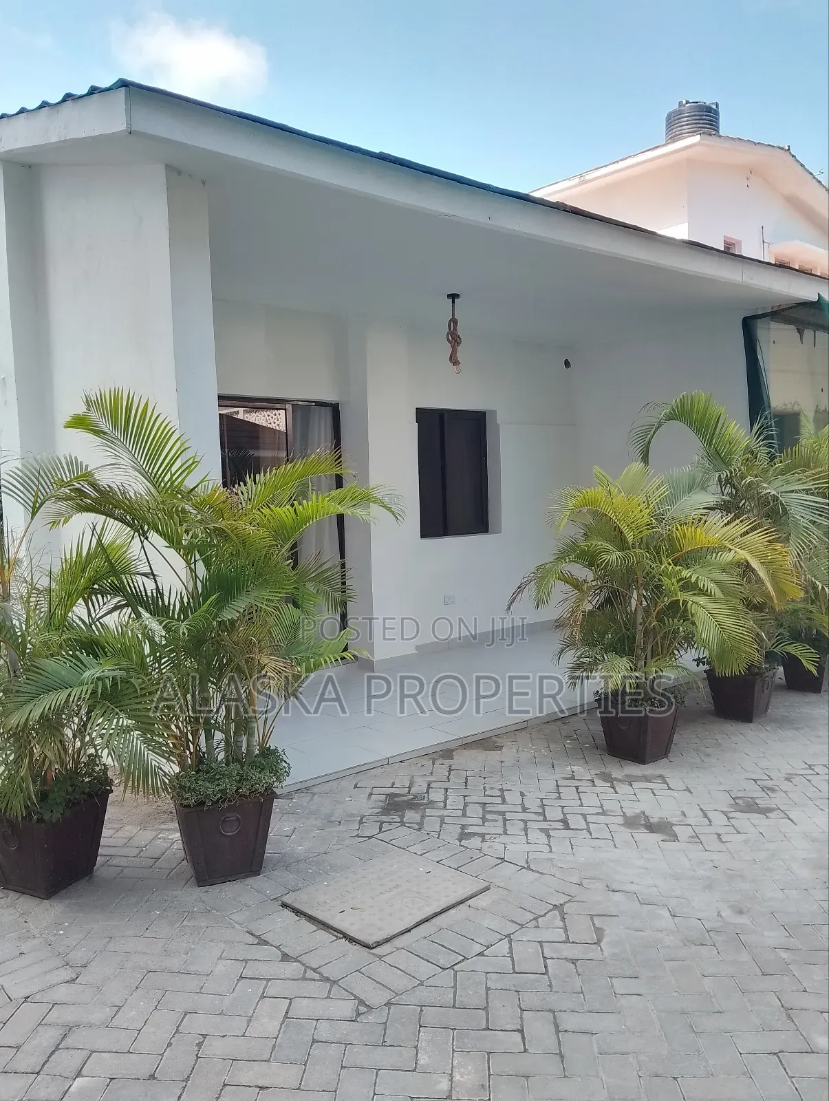 Furnished Studio Apartment to Let in Nyali Links Road. in Nyali
