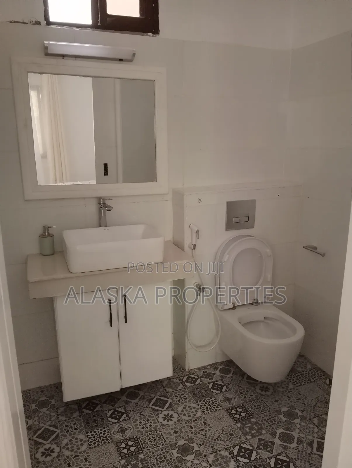 Furnished Studio Apartment to Let in Nyali Links Road. in Nyali