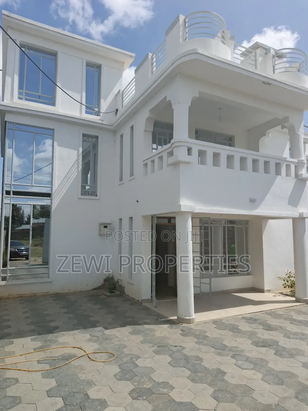 Mansion with 5 Bedrooms in Kitengela - Ready for New Owner in Kitengela