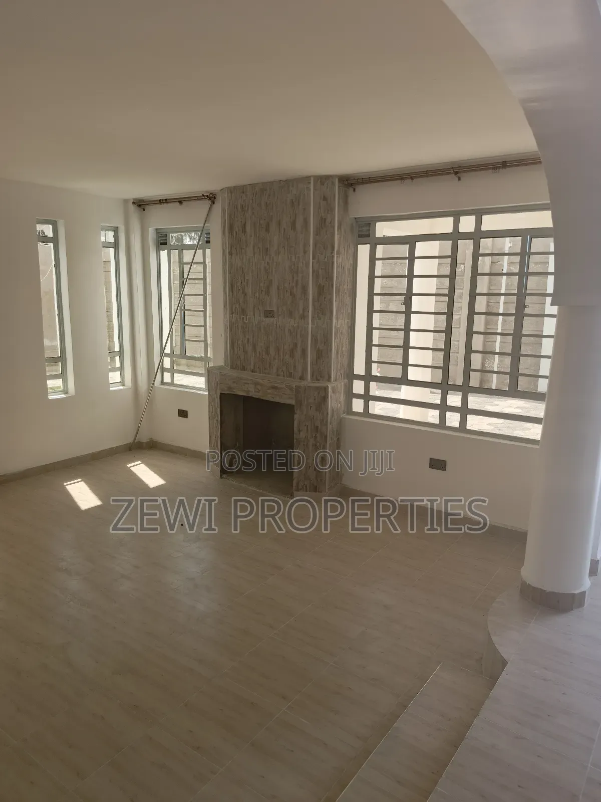 Mansion with 5 Bedrooms in Kitengela - Ready for New Owner in Kitengela